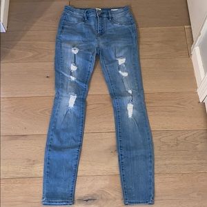 light colored skinny jeans